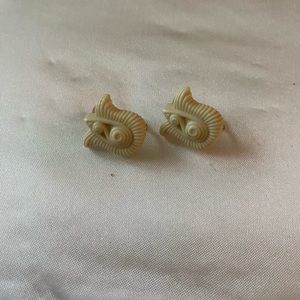 Vintage Avon White Lucite
Tulip Clip On Earrings